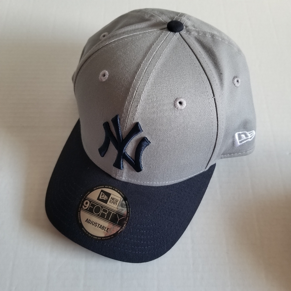 New Era Men's York Yankees 9FORTY Adjustable Hat